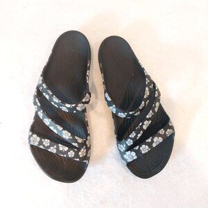 Crocs Strappy Sandals Womens 9 Kadee II Black Floral Tropical Rubber Slip-On